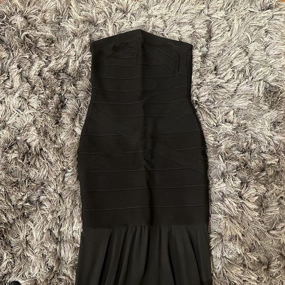 Black dress - Picture 3 of 4